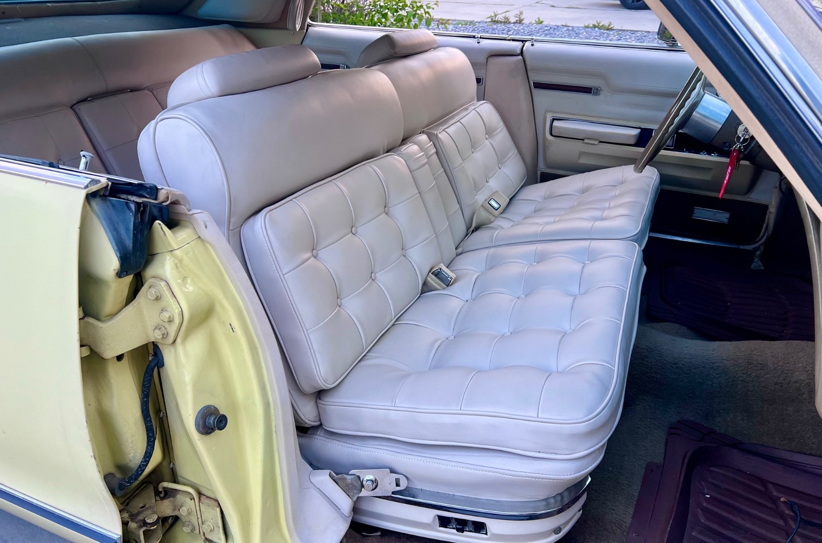 Chrysler-Imperial-1973-Sedan-34