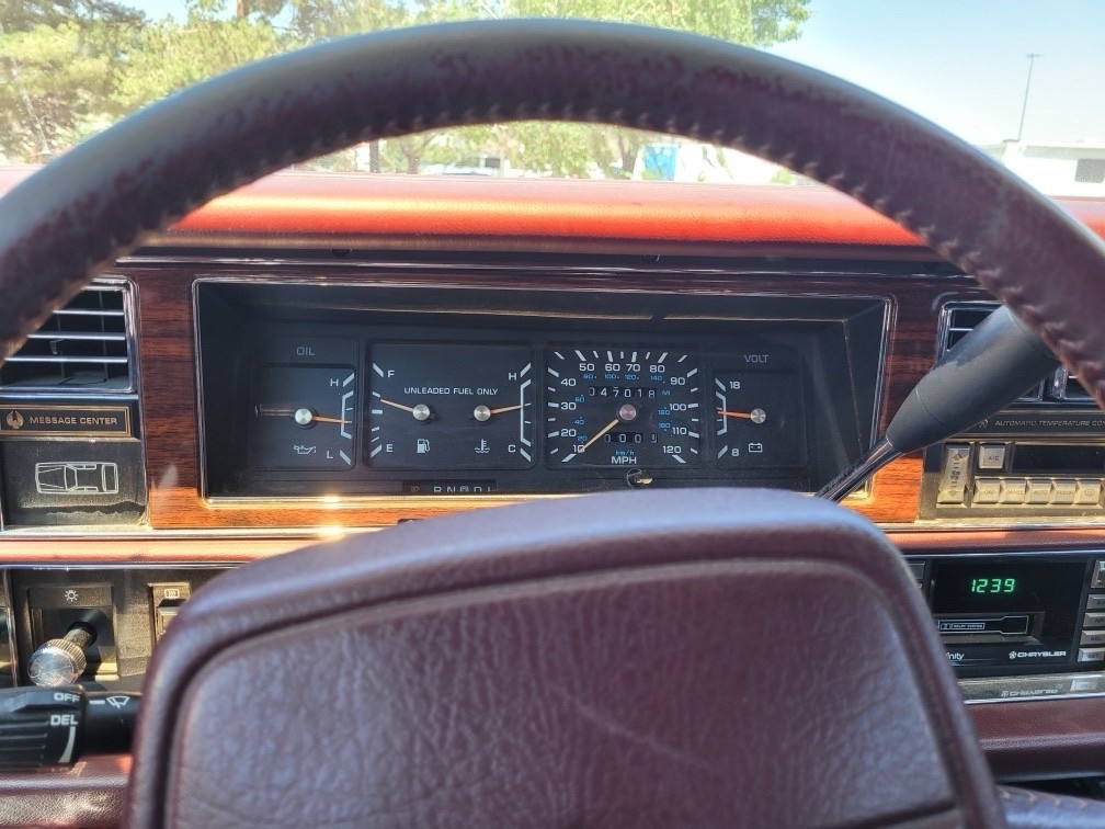 Chrysler-Imperial-1990-5