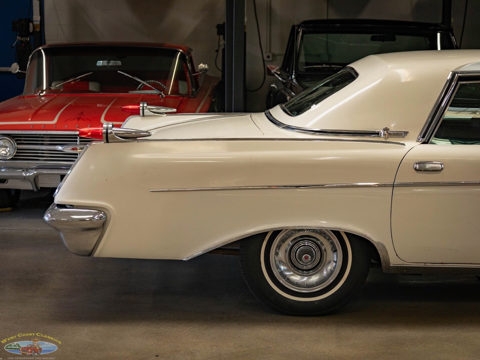 Chrysler-Imperial-LeBaron-So-Hampton-4-Door-Hardtop-1962-4-Door-Hardtop-1