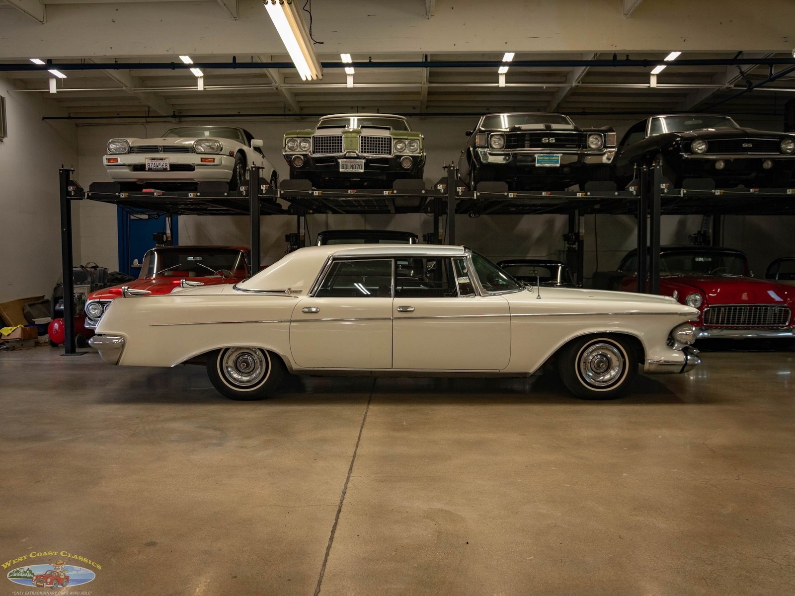 Chrysler-Imperial-LeBaron-So-Hampton-4-Door-Hardtop-1962-4-Door-Hardtop-2