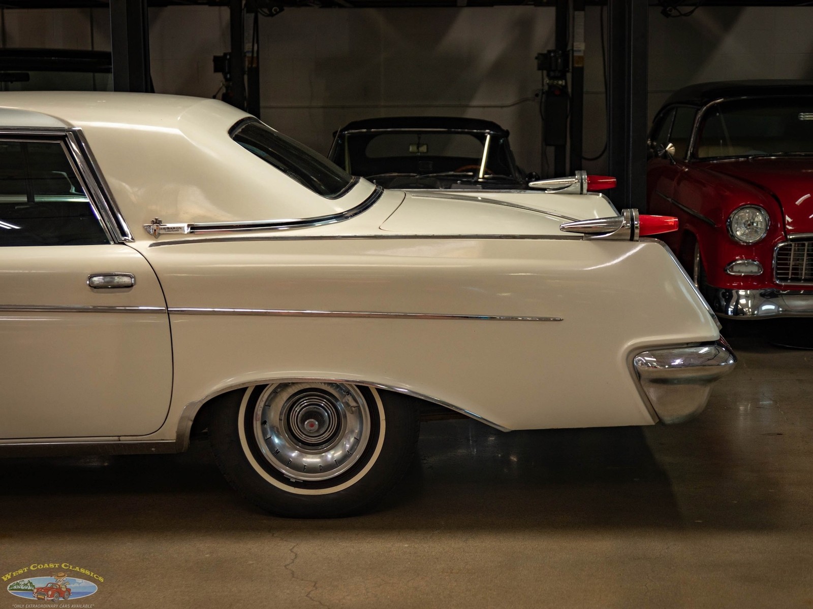 Chrysler-Imperial-LeBaron-So-Hampton-4-Door-Hardtop-1962-4-Door-Hardtop-7