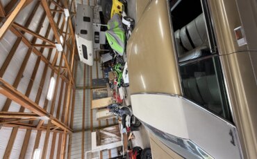 Chrysler-Imperial-crown-1967-Gold-White-11