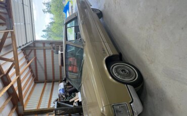 Chrysler-Imperial-crown-1967-Gold-White-15