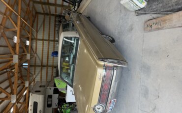 Chrysler-Imperial-crown-1967-Gold-White-16