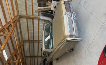 Chrysler-Imperial-crown-1967-Gold-White-18