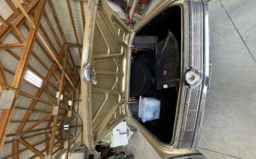 Chrysler-Imperial-crown-1967-Gold-White-2