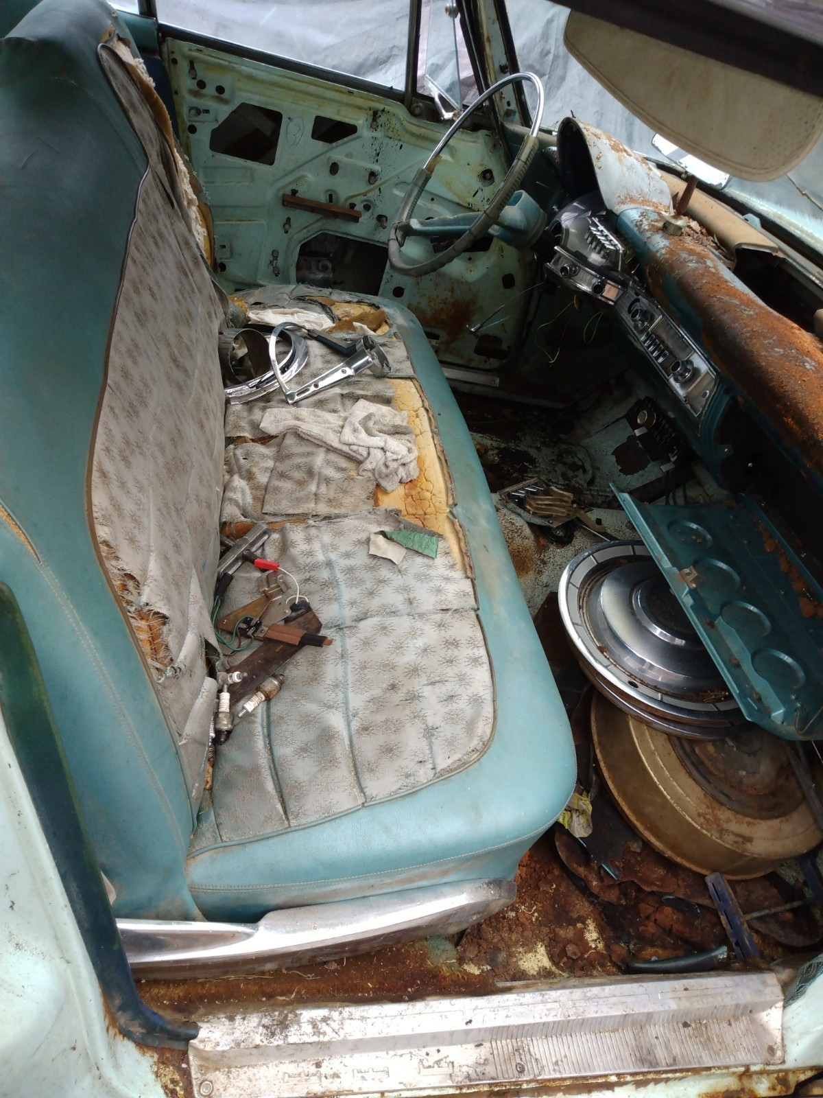 Chrysler-New-Yorker-1960-Sedan-10