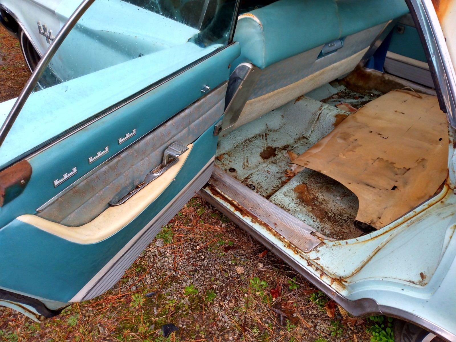 Chrysler-New-Yorker-1960-Sedan-11