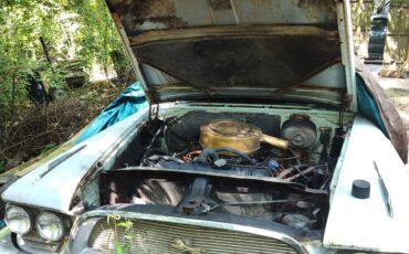 Chrysler-New-Yorker-1960-Sedan-4
