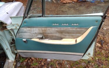 Chrysler-New-Yorker-1960-Sedan-9