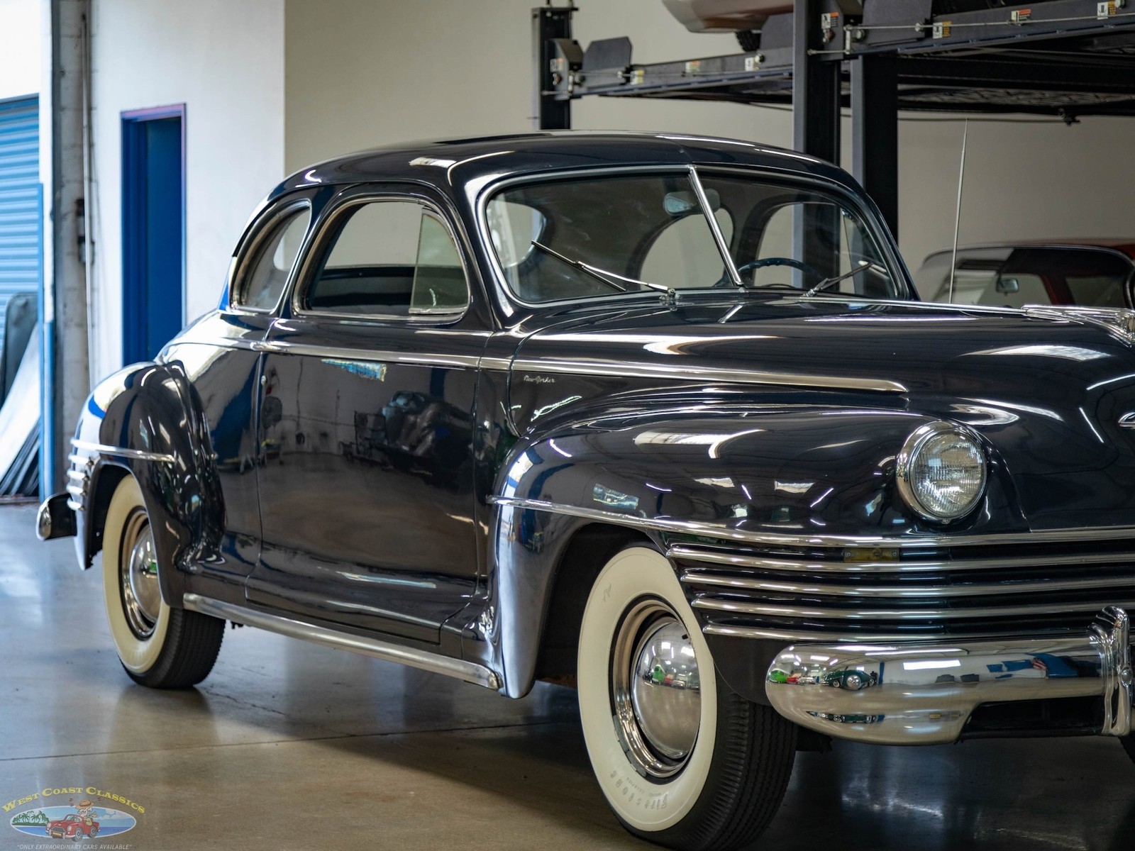 Chrysler-New-Yorker-2-Door-Club-Coupe-1942-2-Door-Coupe-11