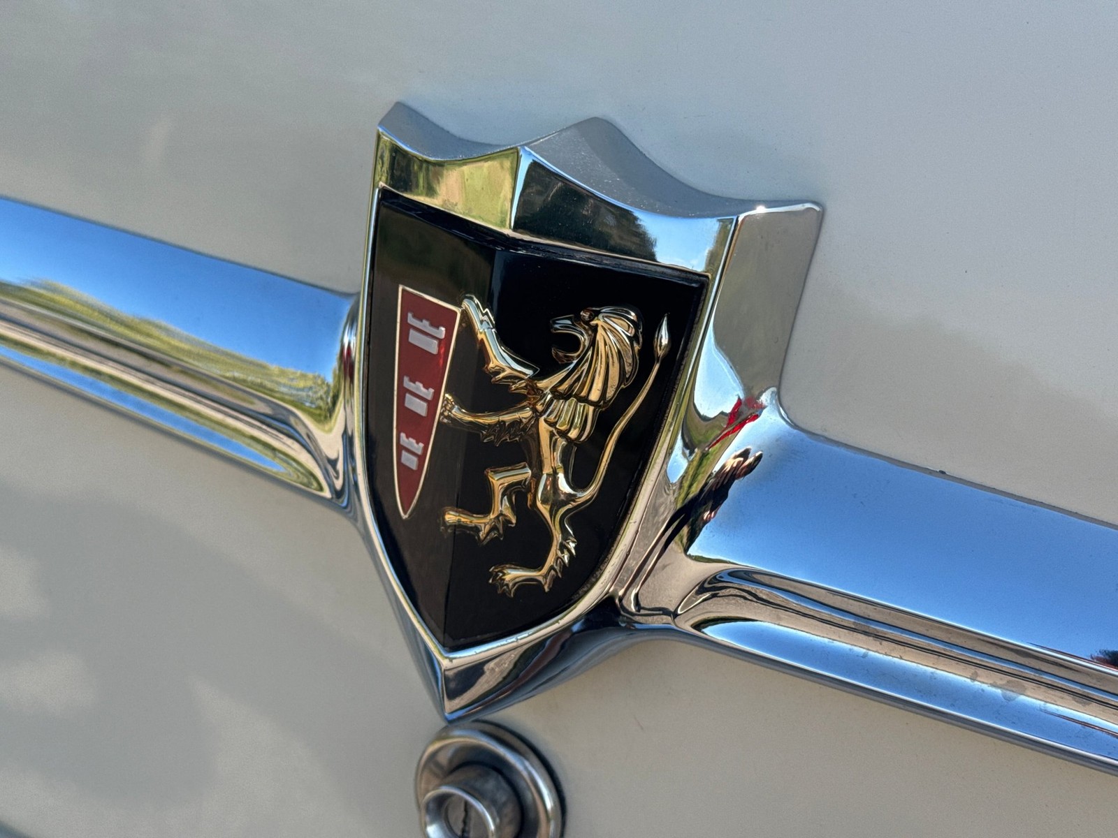 Chrysler-New-Yorker-Deluxe-St.-Regis-1955-Other-38