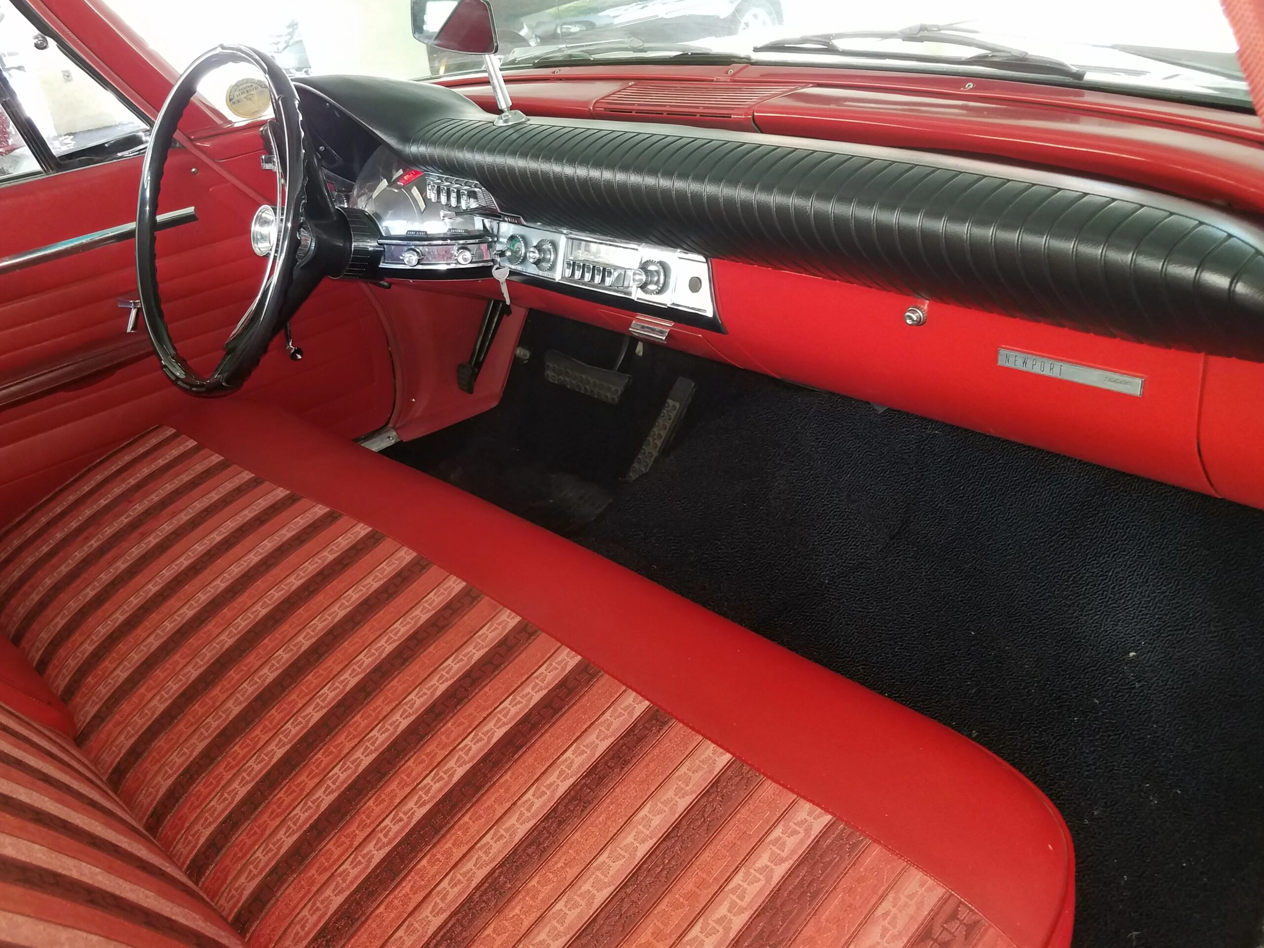 Chrysler-Newport-1962-Black-Red-11