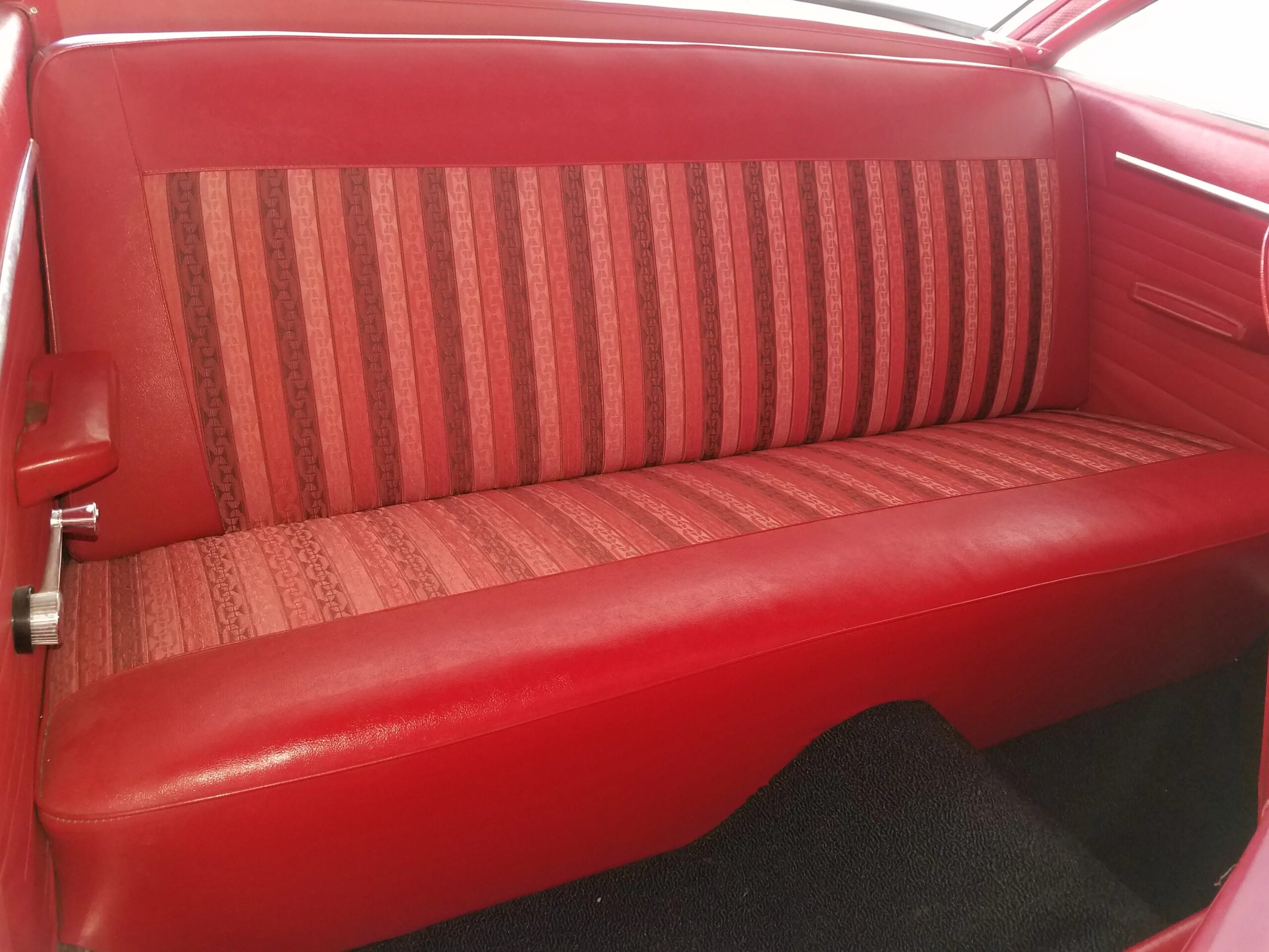 Chrysler-Newport-1962-Black-Red-14