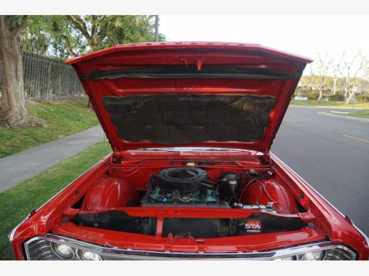 Chrysler-Newport-1966-Red-Black-1