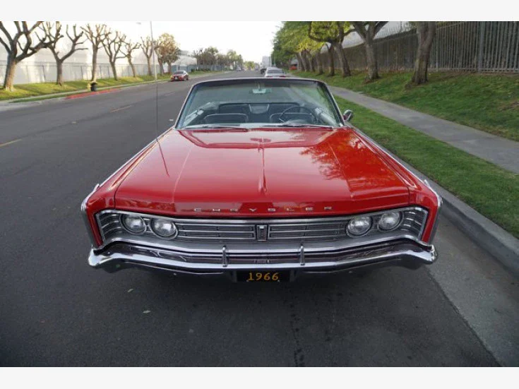 Chrysler-Newport-1966-Red-Black-2