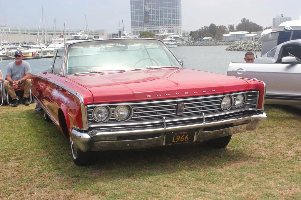 Chrysler-Newport-1966-Red-Black-39