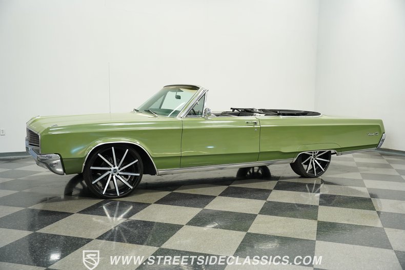 Chrysler-Newport-1968-Meadow-Green-Black-1