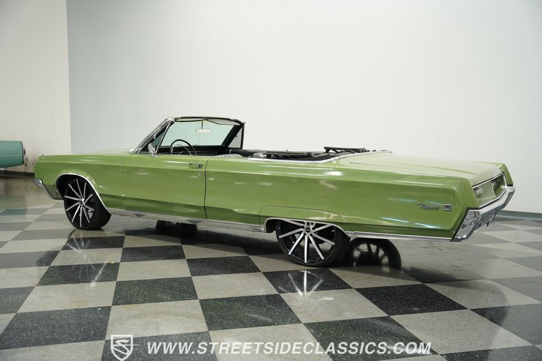 Chrysler-Newport-1968-Meadow-Green-Black-17