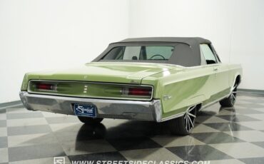 Chrysler-Newport-1968-Meadow-Green-Black-19