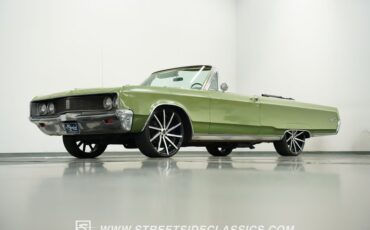Chrysler-Newport-1968-Meadow-Green-Black-21