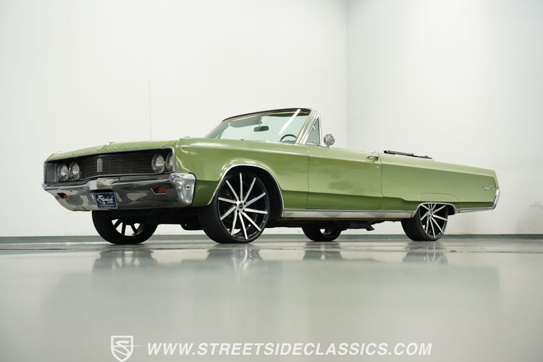 Chrysler-Newport-1968-Meadow-Green-Black-21