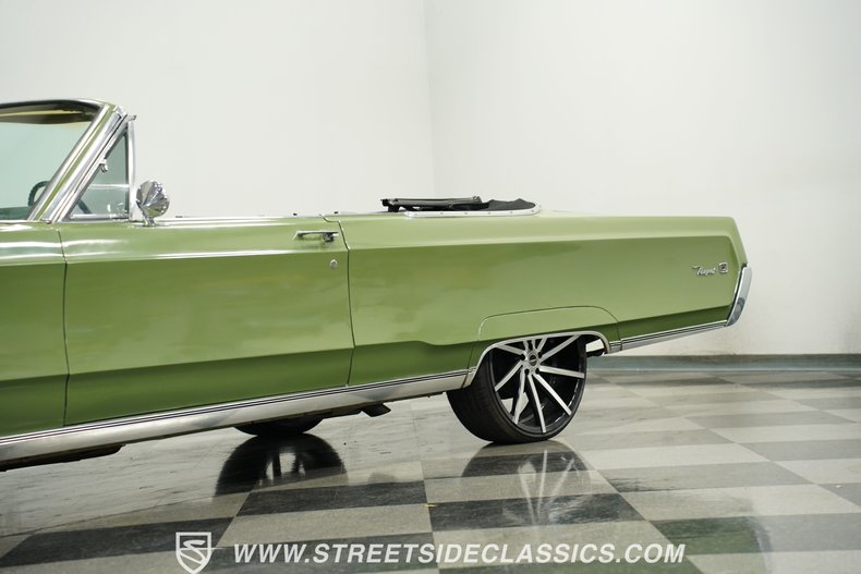 Chrysler-Newport-1968-Meadow-Green-Black-22