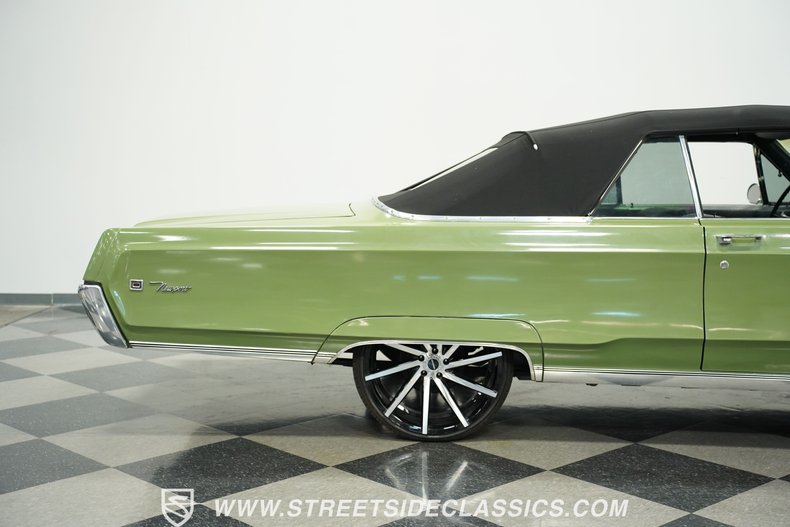 Chrysler-Newport-1968-Meadow-Green-Black-25