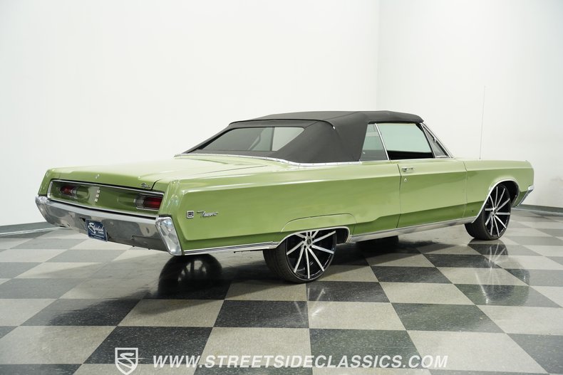 Chrysler-Newport-1968-Meadow-Green-Black-41
