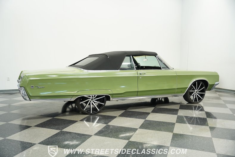Chrysler-Newport-1968-Meadow-Green-Black-42