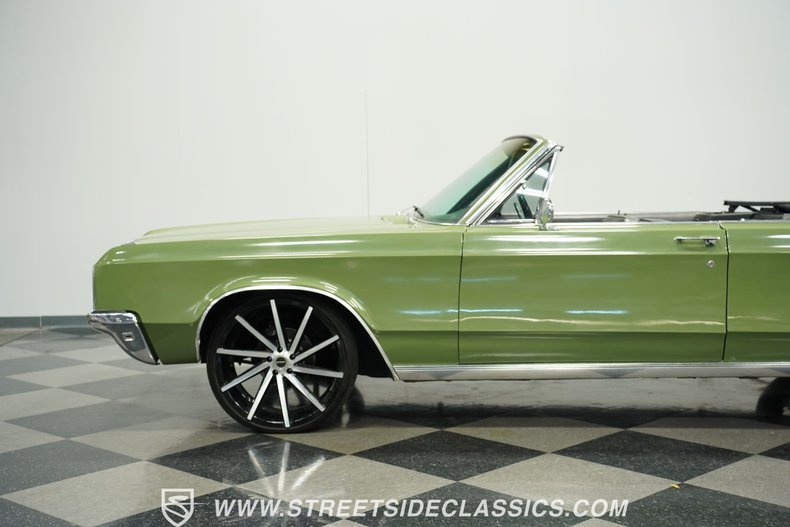 Chrysler-Newport-1968-Meadow-Green-Black-43