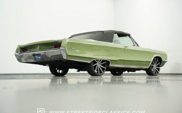 Chrysler-Newport-1968-Meadow-Green-Black-44