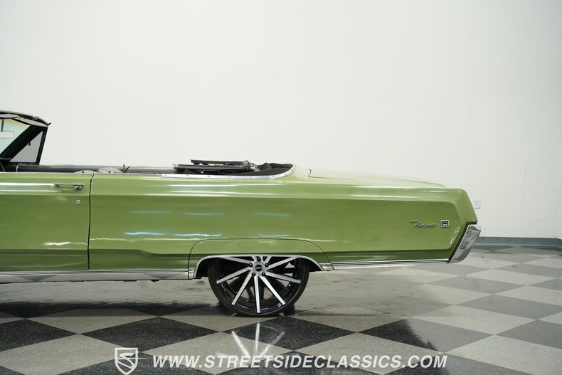Chrysler-Newport-1968-Meadow-Green-Black-5