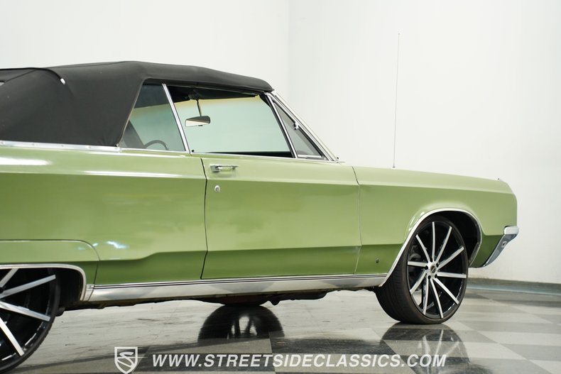 Chrysler-Newport-1968-Meadow-Green-Black-6