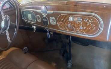Chrysler-Royal-1937-Convertible-14