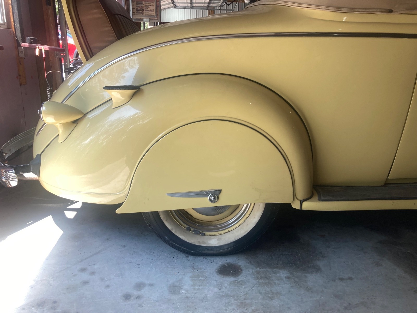 Chrysler-Royal-1937-Convertible-17