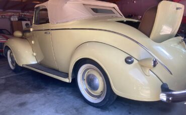 Chrysler-Royal-1937-Convertible-4