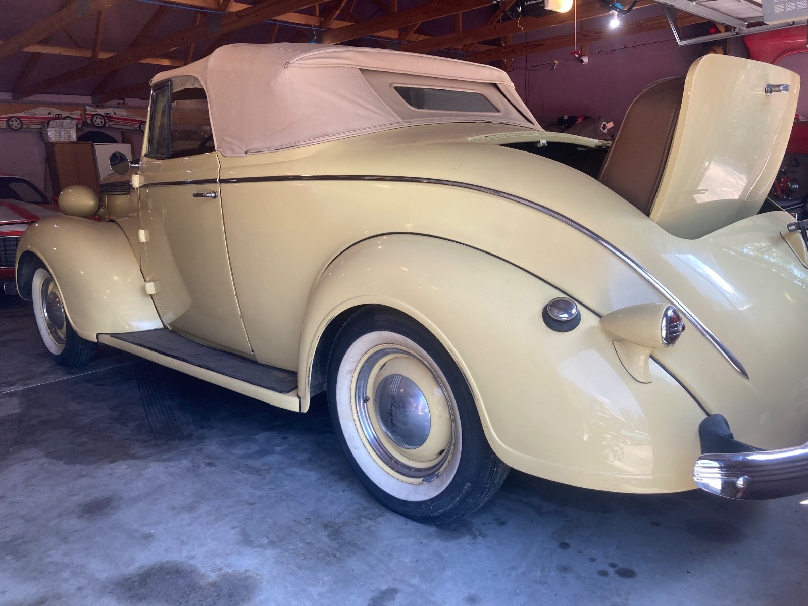 Chrysler-Royal-1937-Convertible-4