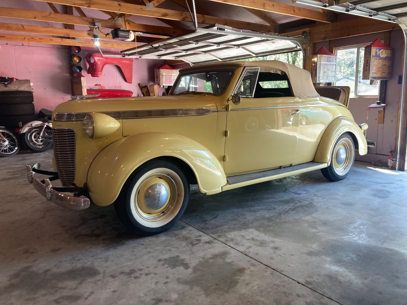 Chrysler Royal 1937 Convertible