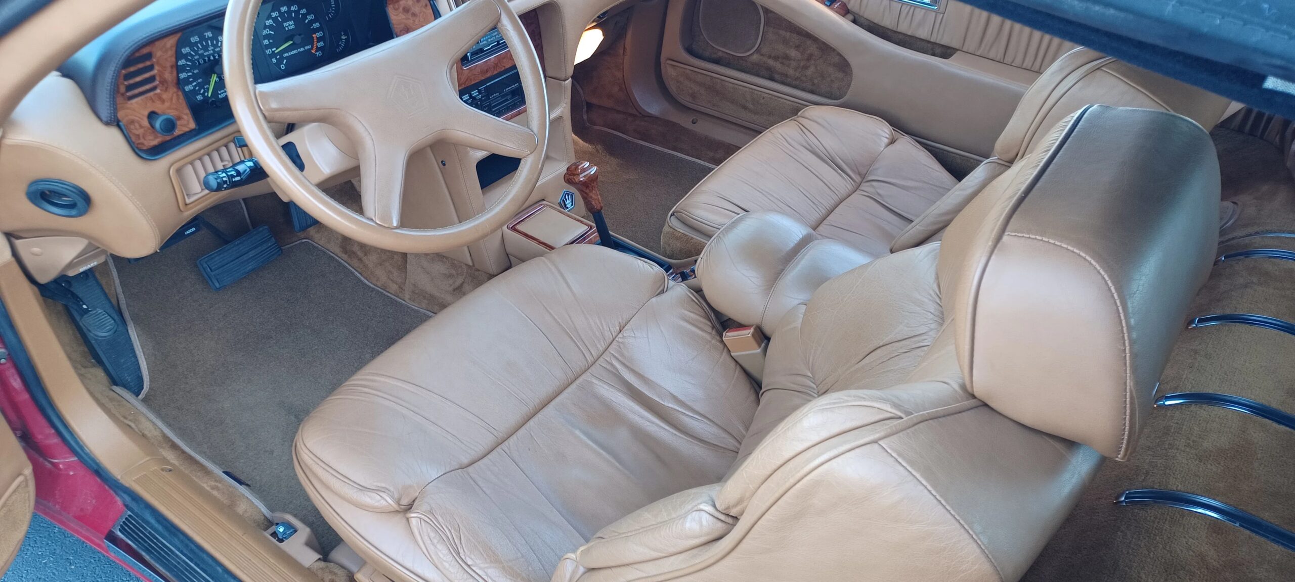 Chrysler-Tc-by-maserati-1989-Red-Tan-19