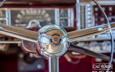 Chrysler-Town-Country-1947-Sedan-10