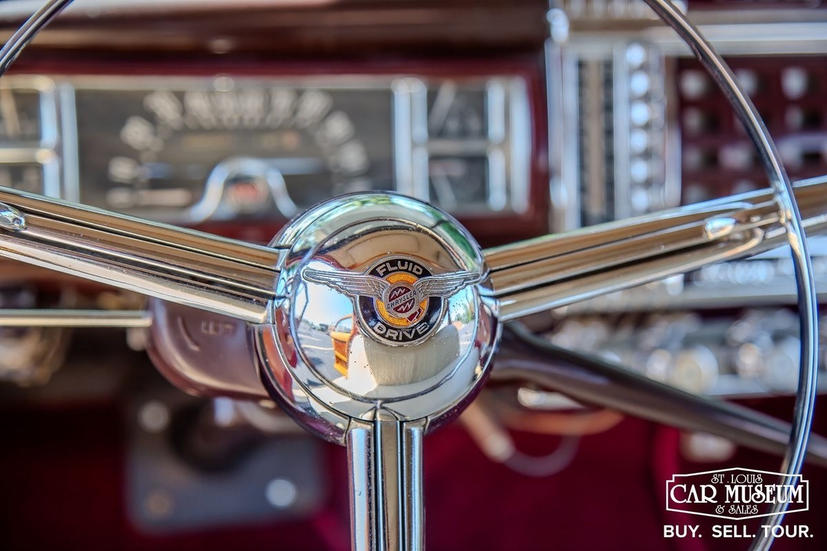Chrysler-Town-Country-1947-Sedan-10