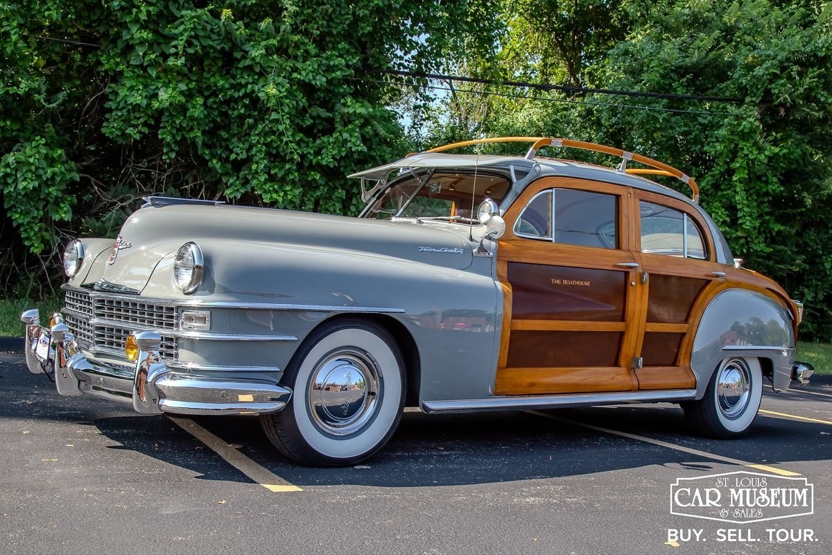 Chrysler-Town-Country-1947-Sedan-17