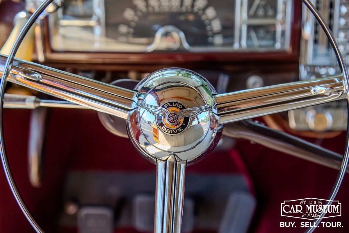 Chrysler-Town-Country-1947-Sedan-26