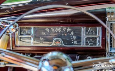 Chrysler-Town-Country-1947-Sedan-27