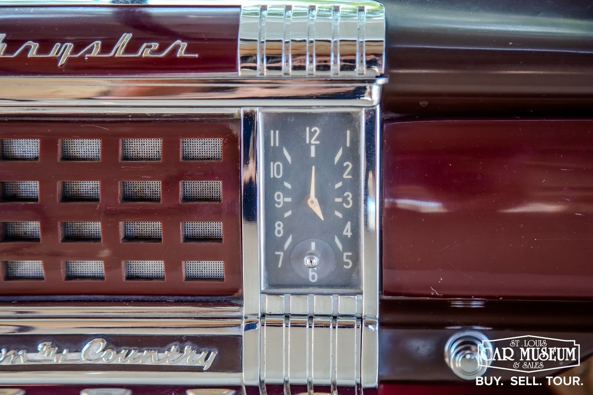 Chrysler-Town-Country-1947-Sedan-36