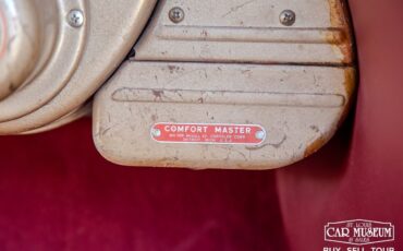 Chrysler-Town-Country-1947-Sedan-38