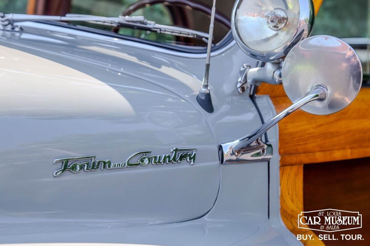 Chrysler-Town-Country-1947-Sedan-4