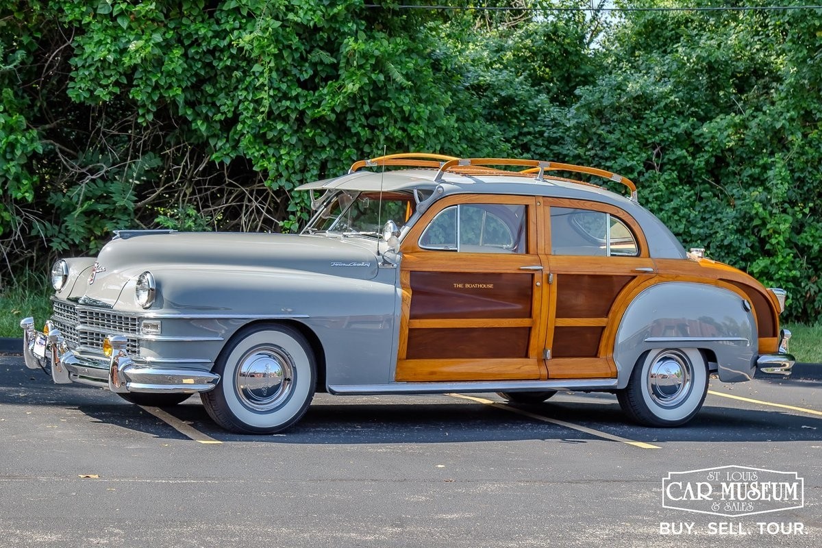 Chrysler Town & Country 1947 Sedan
