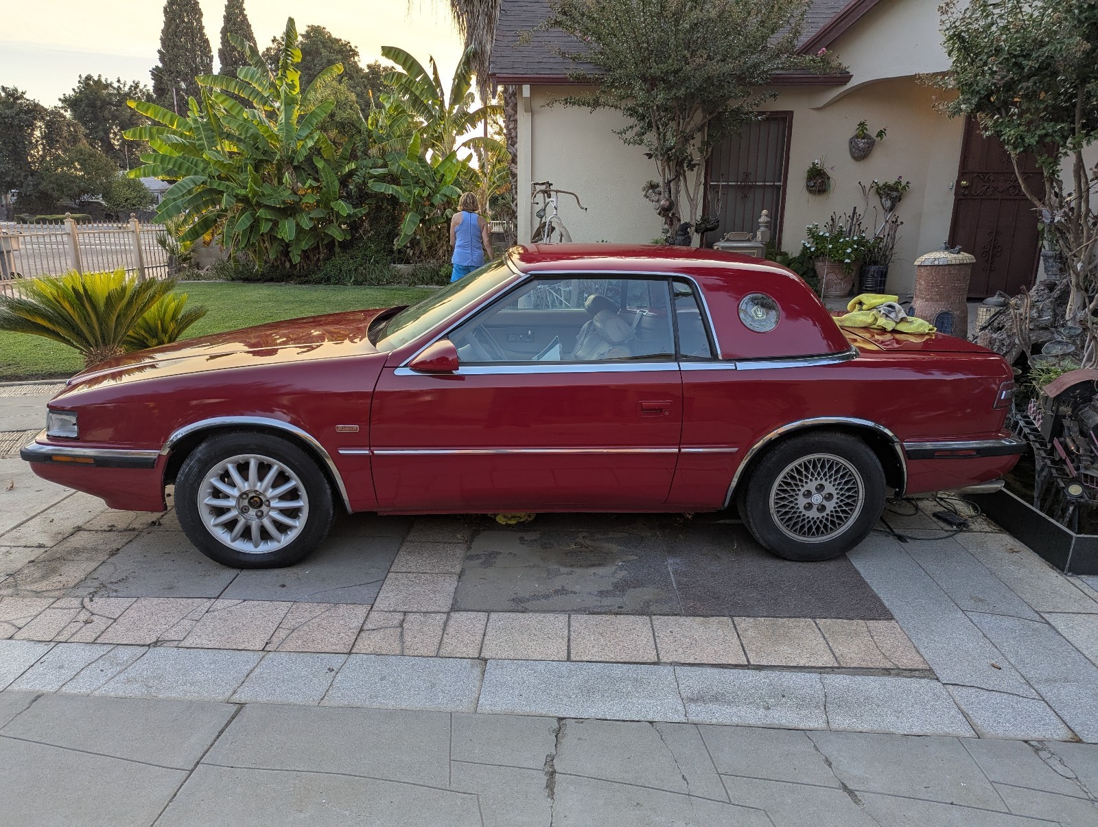 Chrysler-Town-Country-1989-1
